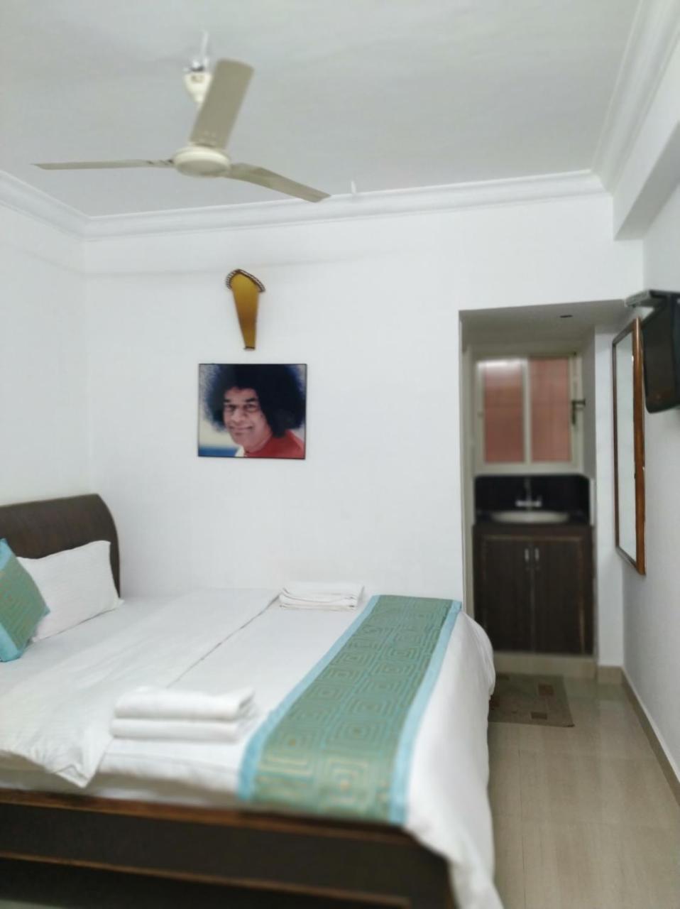 Aum Hotel 푸타파르티 외부 사진